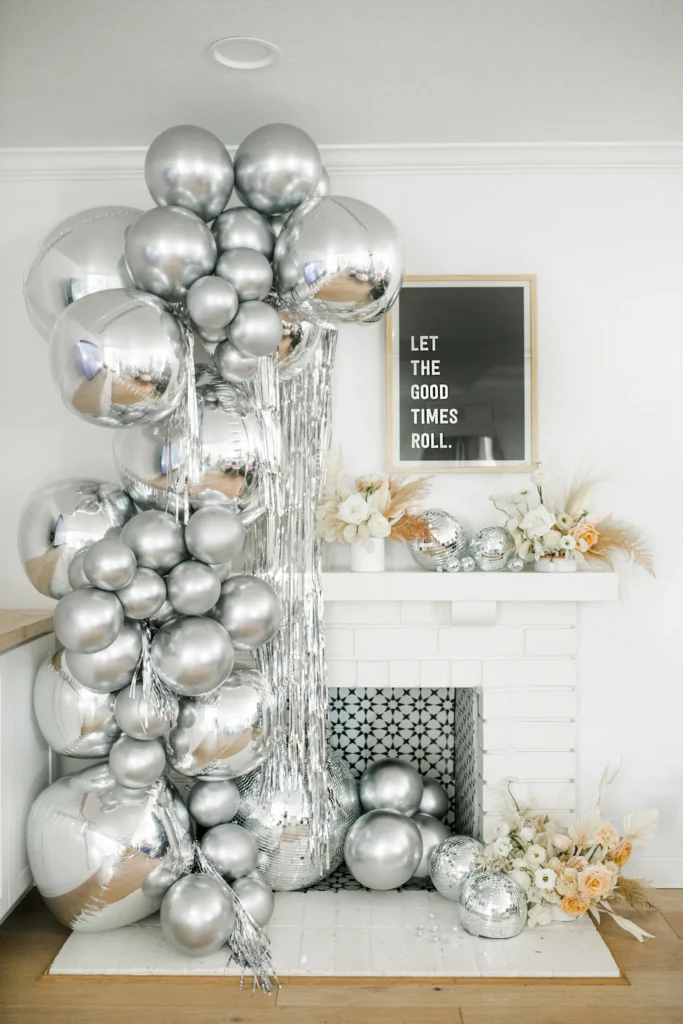 Mixed Metallic New Years Eve Party Inspiration Mixed Metallic New Years Eve Party Inspiration