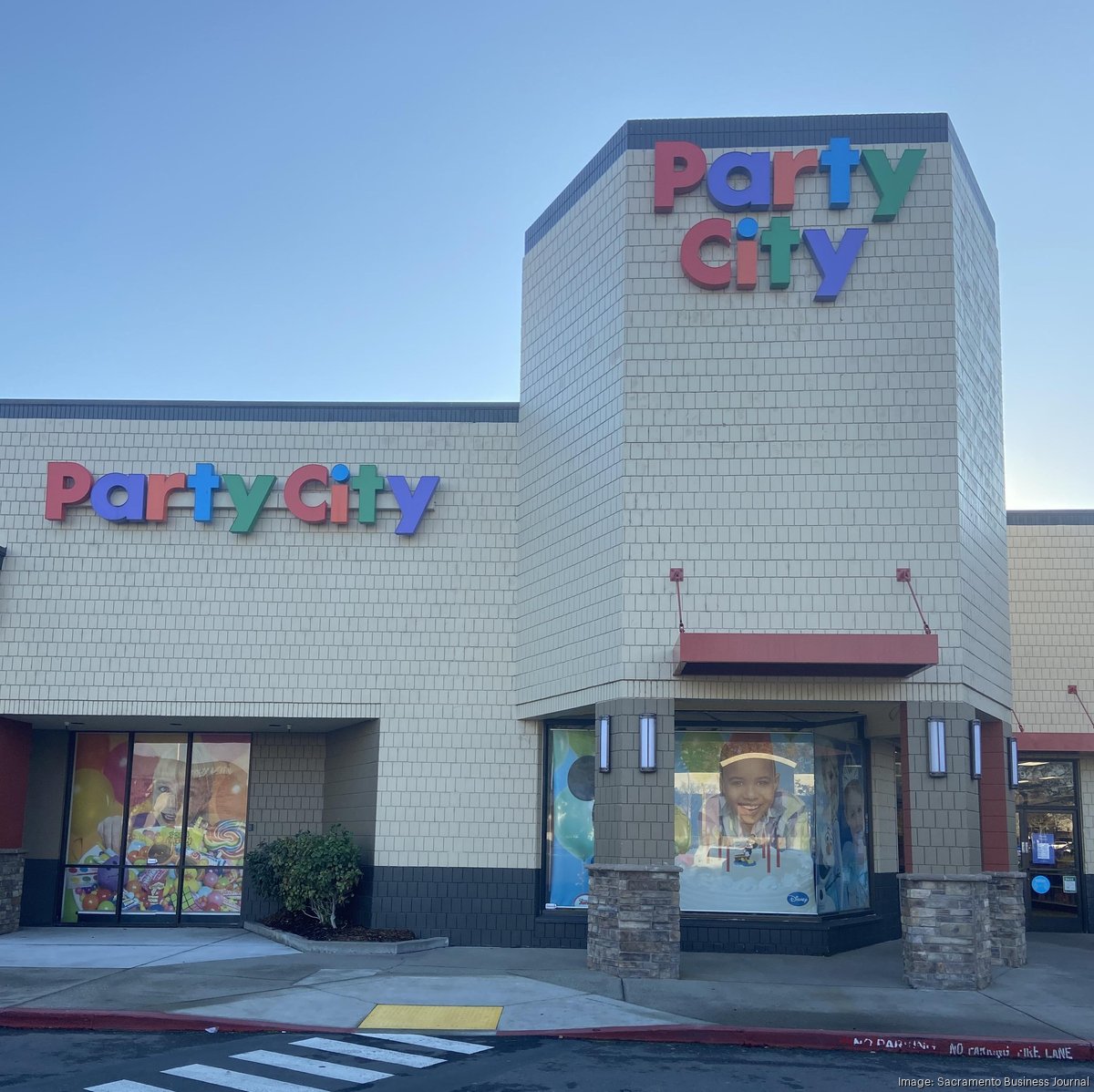 Party City Auctions Leases Buffalo Closes