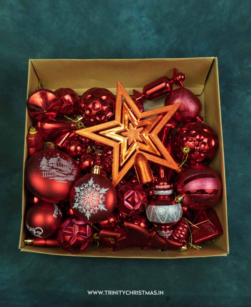 Red Assorted Christmas Tree Ornaments Red Assorted Christmas Tree Ornaments