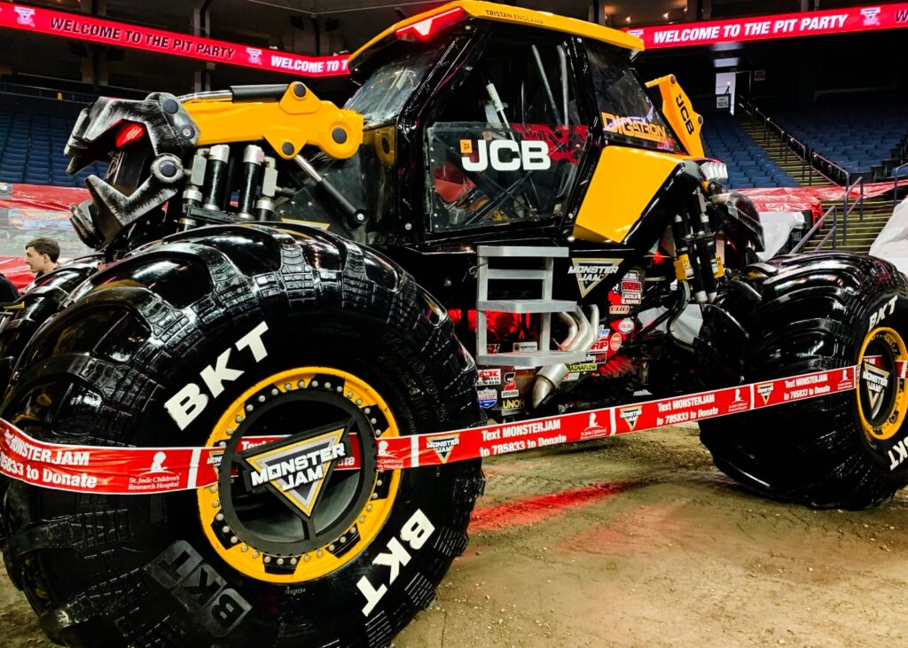 The Best 20 I Spent This Year Was At Monster Jams Pit Party In Oakland The Best 20 I Spent This Year Was At Monster Jams Pit Party In Oakland